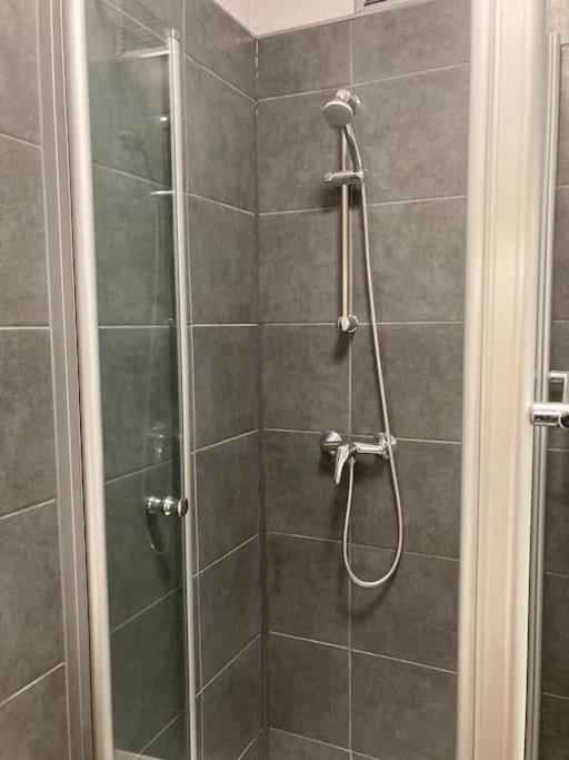 Toll Apartment Am Rhein Netflix Internet 1000 Mbits, Free Parking Дуйсбург Экстерьер фото